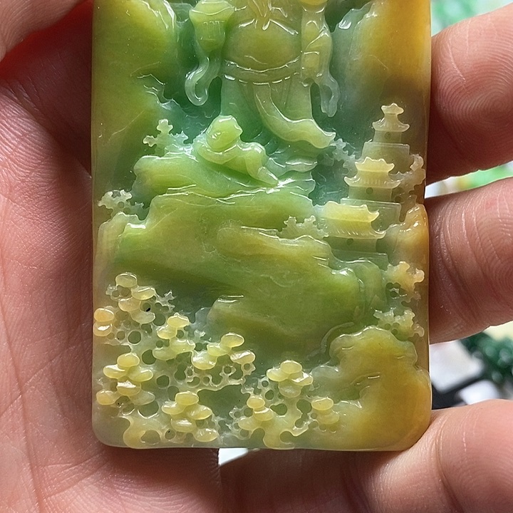 翡翠颈饰未镶嵌知**乐