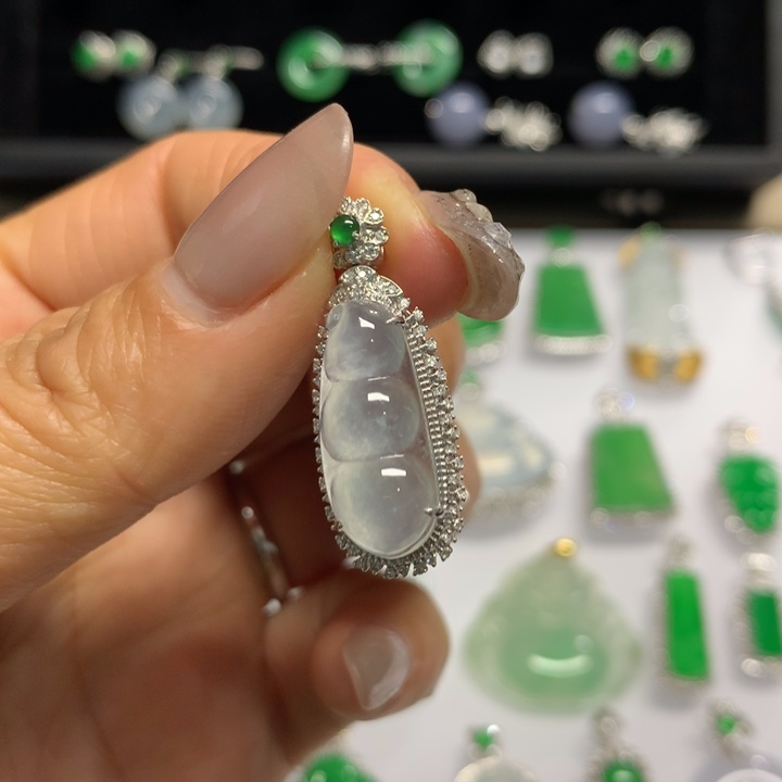 【闪购商品】翡翠颈饰18K金镶嵌吊坠