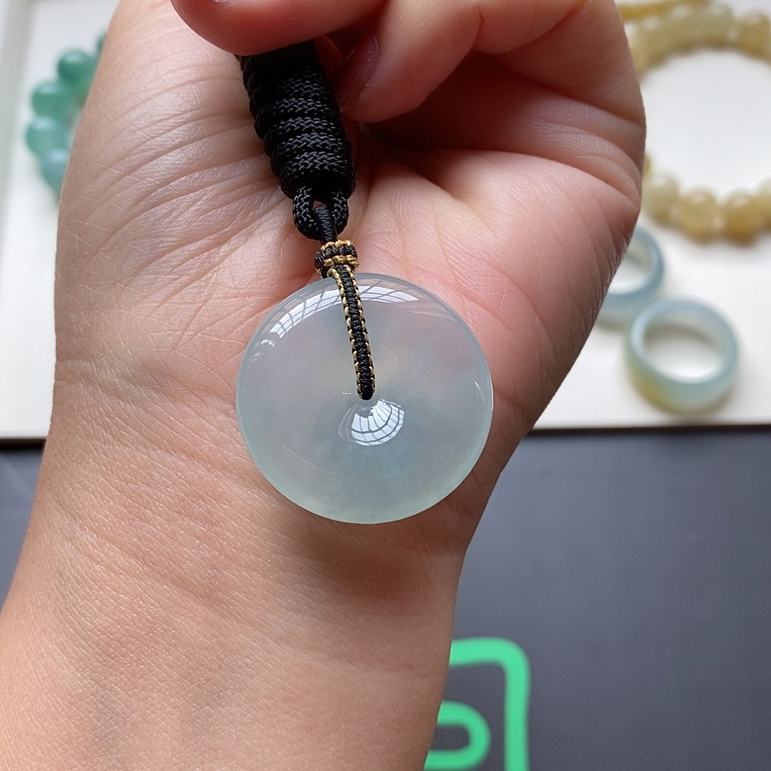 翡翠颈饰未镶嵌底色平安扣27.2/6.1mm