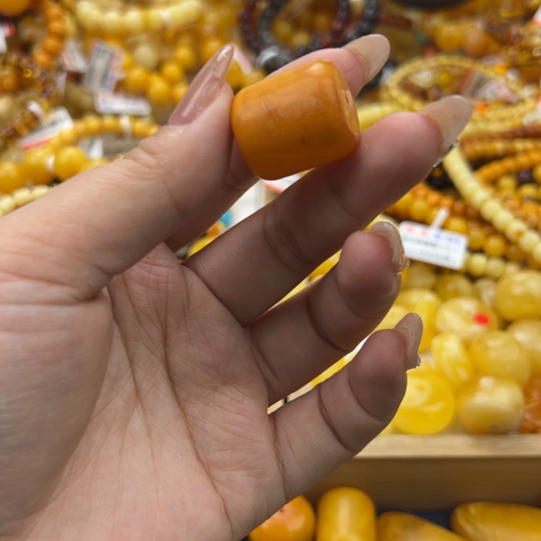 琥珀珠宝奇石未镶嵌