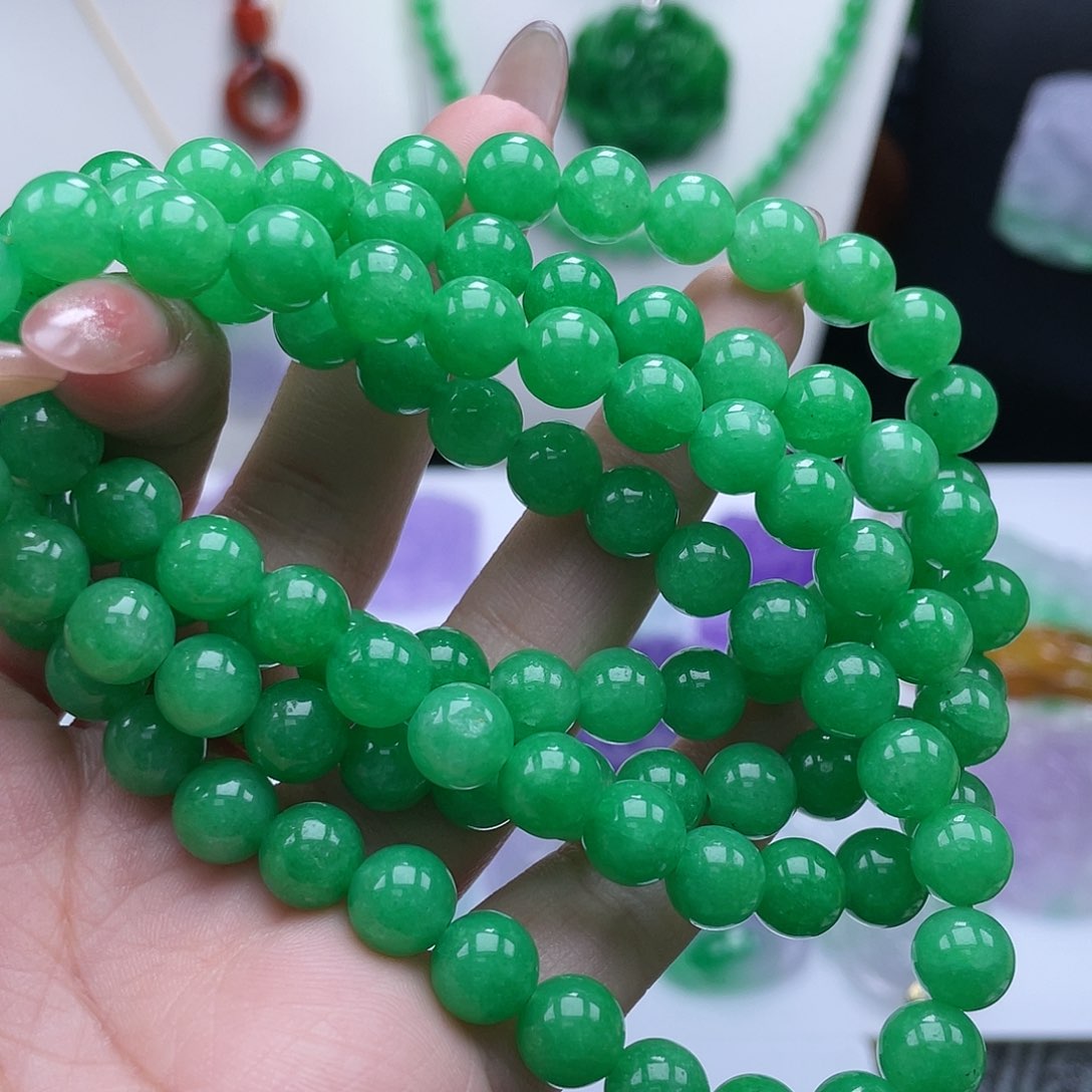 翡翠吊坠(赠链)未镶嵌