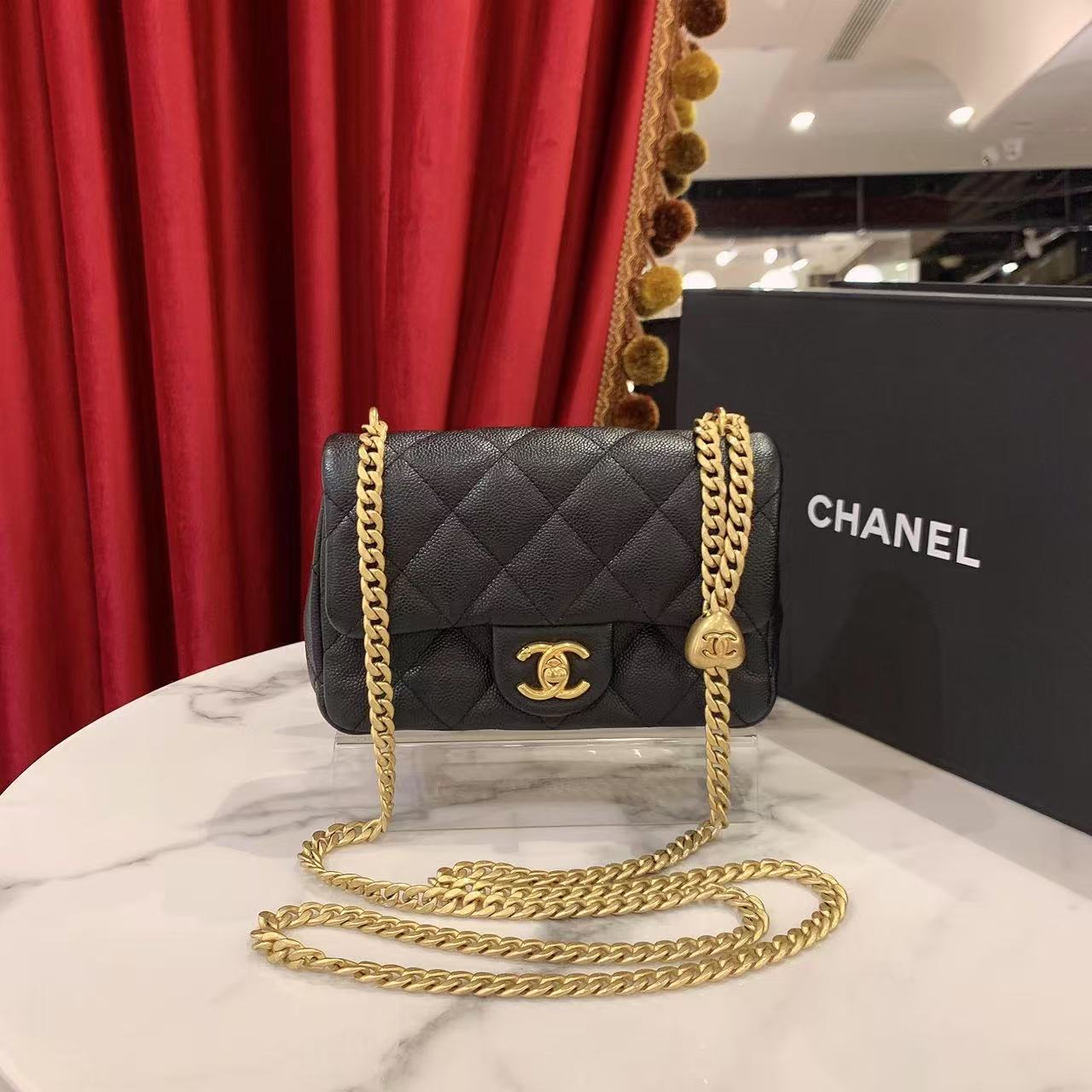 95新 Chanel/香奈儿 23p爱心金球大mini荔枝单肩包/92102992