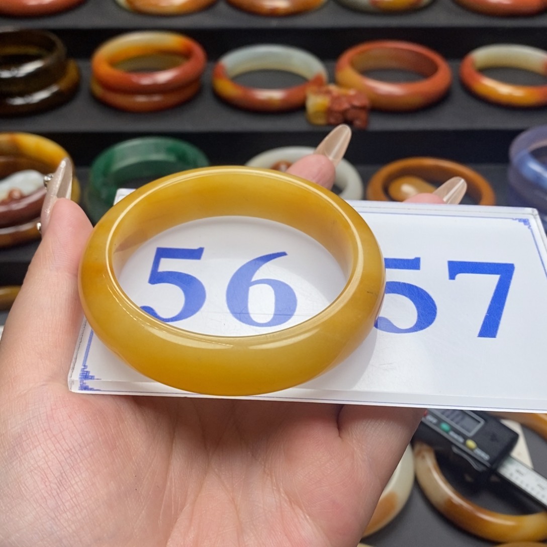 石英质玉（黄龙玉）手镯未镶嵌