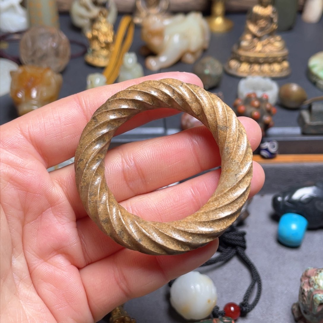 和田玉如图未镶嵌如**形