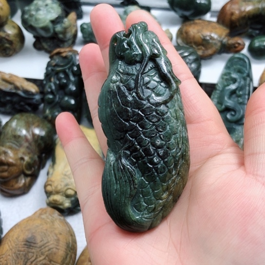 岫岩河磨玉（透闪石质玉）把件未镶嵌