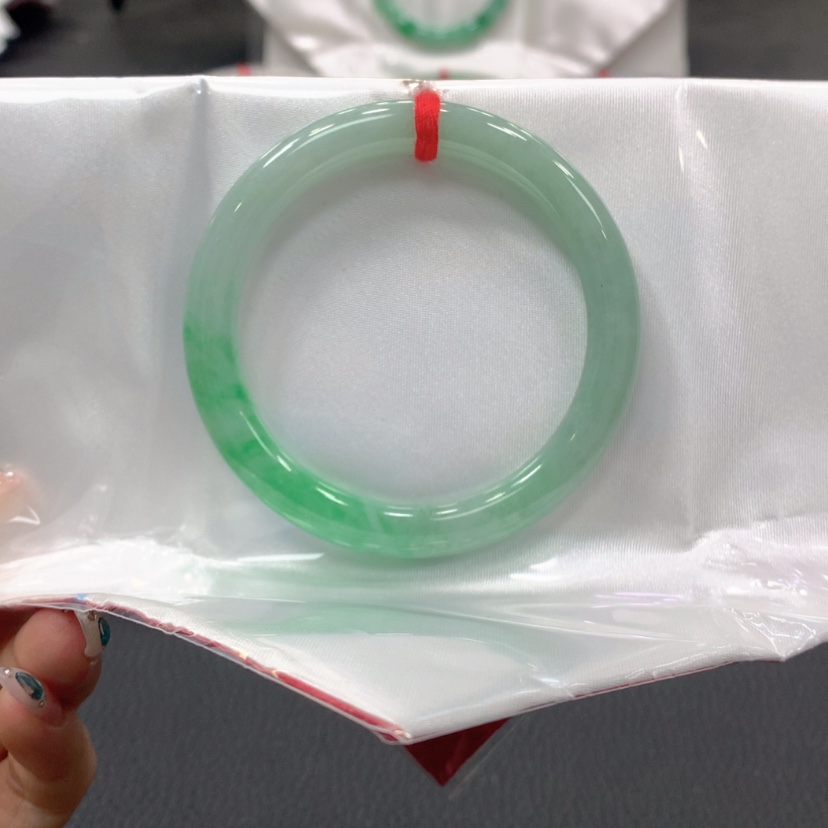 【闪购商品】翡翠手镯未镶嵌翡翠