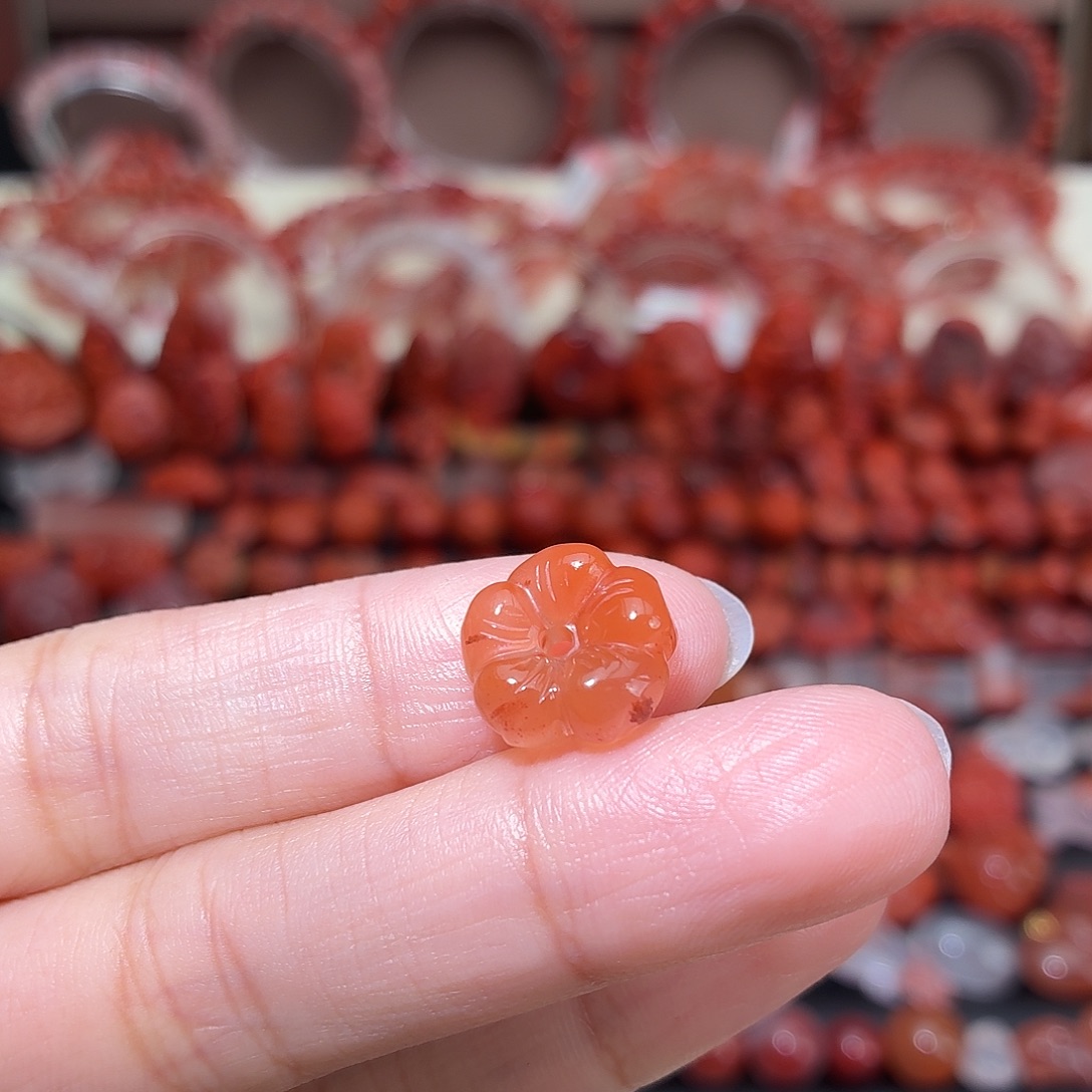 南红玛瑙未镶嵌颈饰