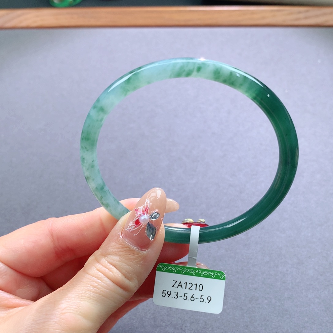 翡翠手镯未镶嵌天然翡翠手镯叮当镯