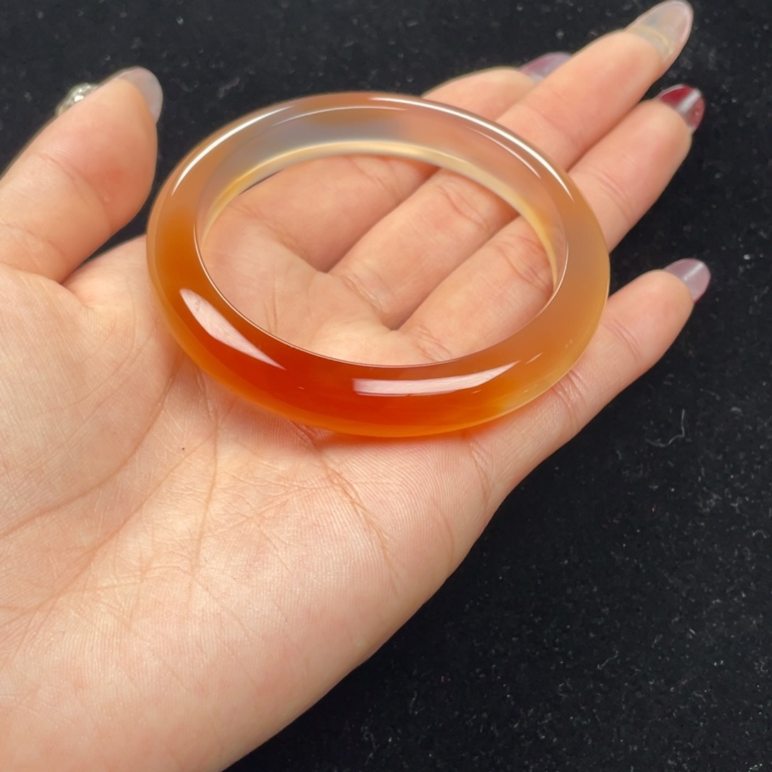 玛瑙/玉髓手镯未镶嵌闪****?