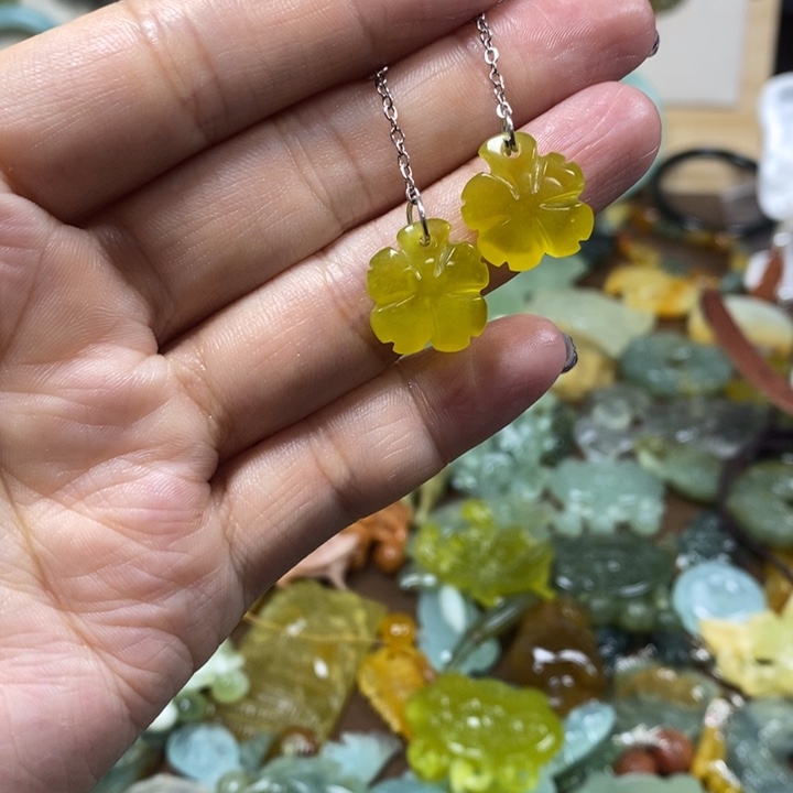 蛇纹石玉耳饰未镶嵌