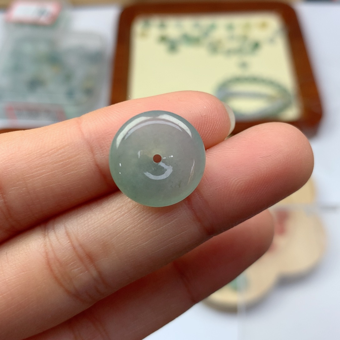 翡翠未镶嵌项链平安扣