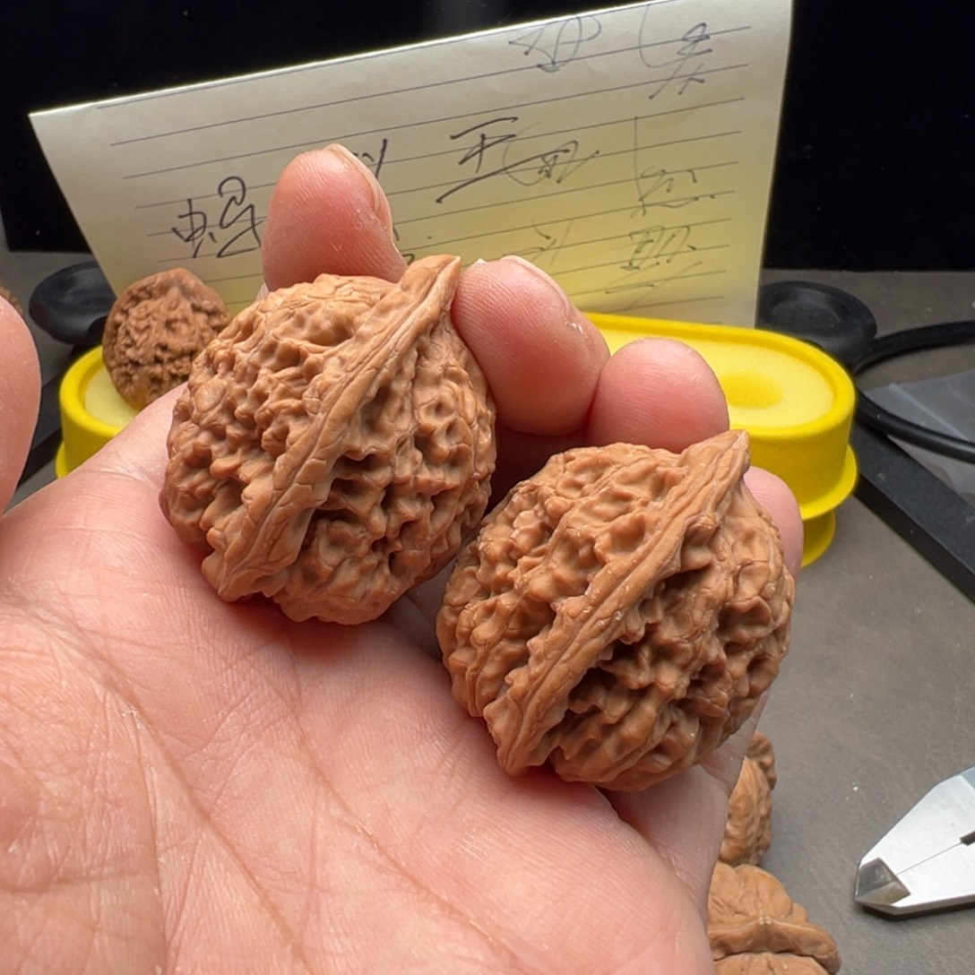 用***3把件文玩核桃蚂蚁王37，不盘不刷包退