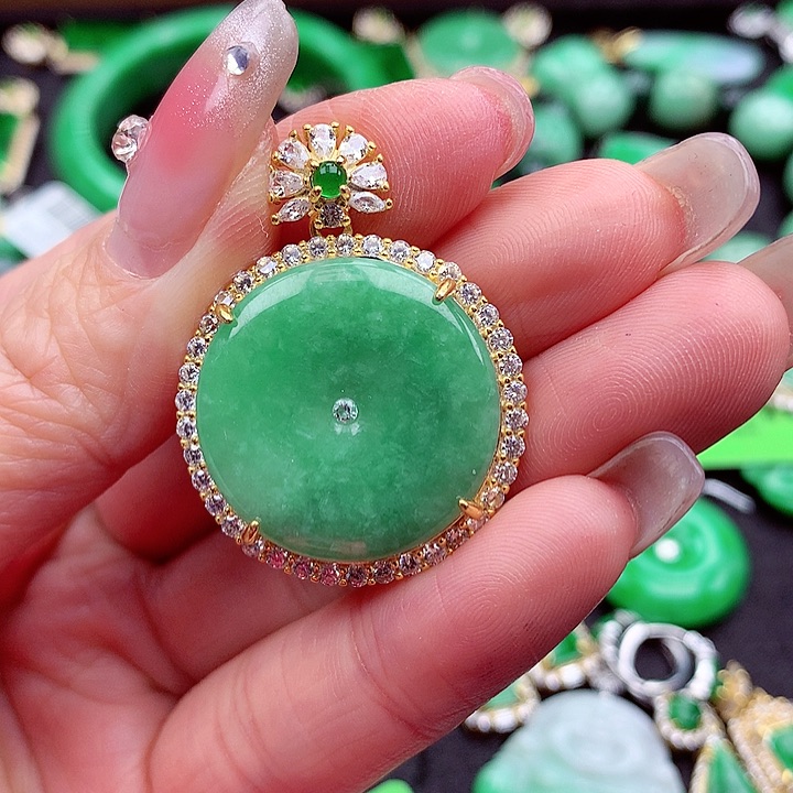 翡翠颈饰银S925镶嵌翡翠