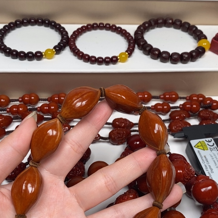 品***味橄榄核雕刻工艺的发展