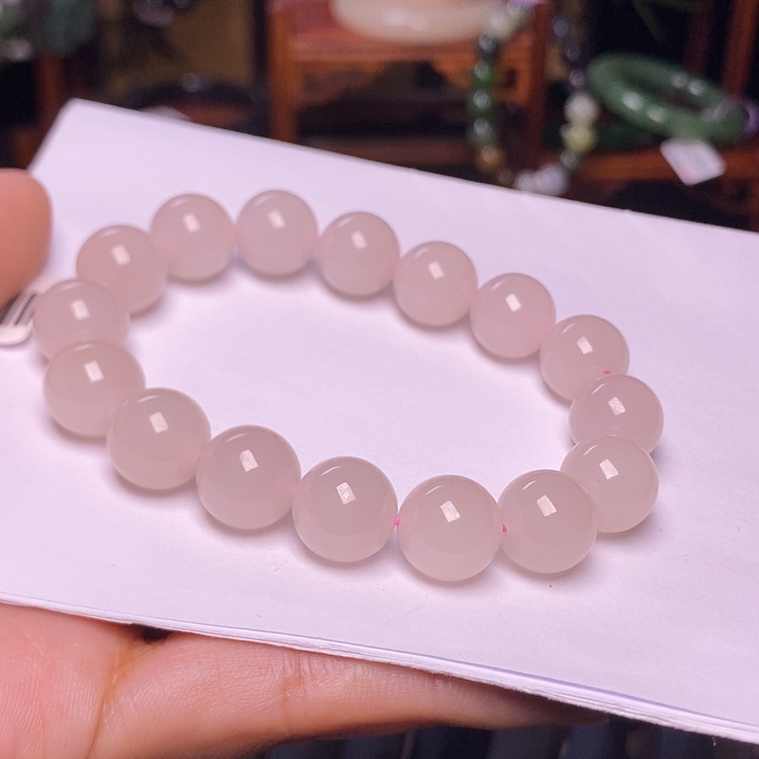 和田玉未镶嵌藕粉老料收藏约12mm手串一****拉