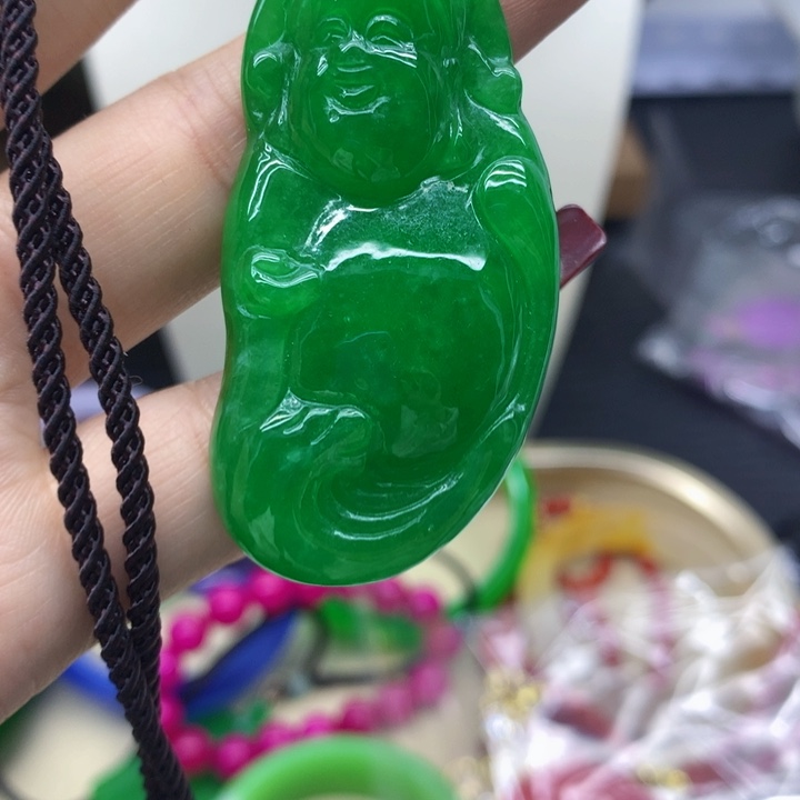 翡翠手镯未镶嵌吊坠