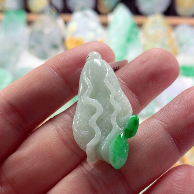 【闪购商品】翡翠吊坠(不含链)未镶嵌