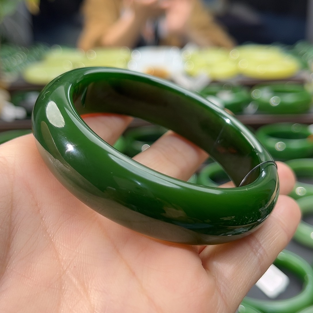 和田玉（碧玉）手镯未镶嵌