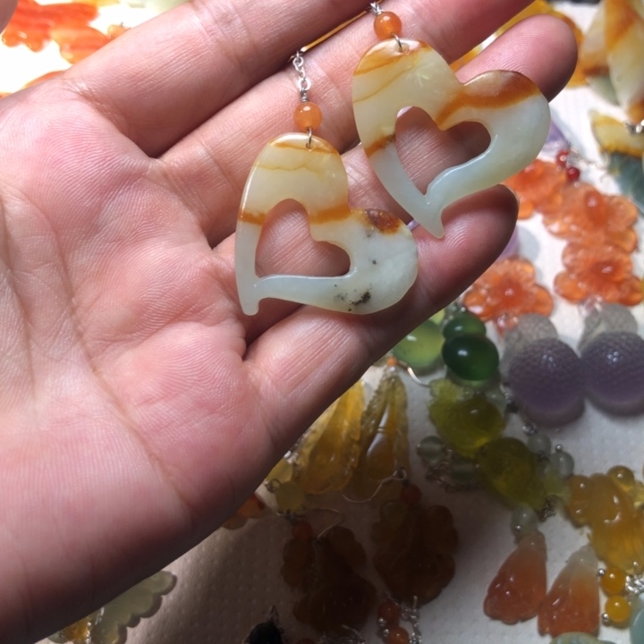 未镶嵌蛇纹石玉耳坠