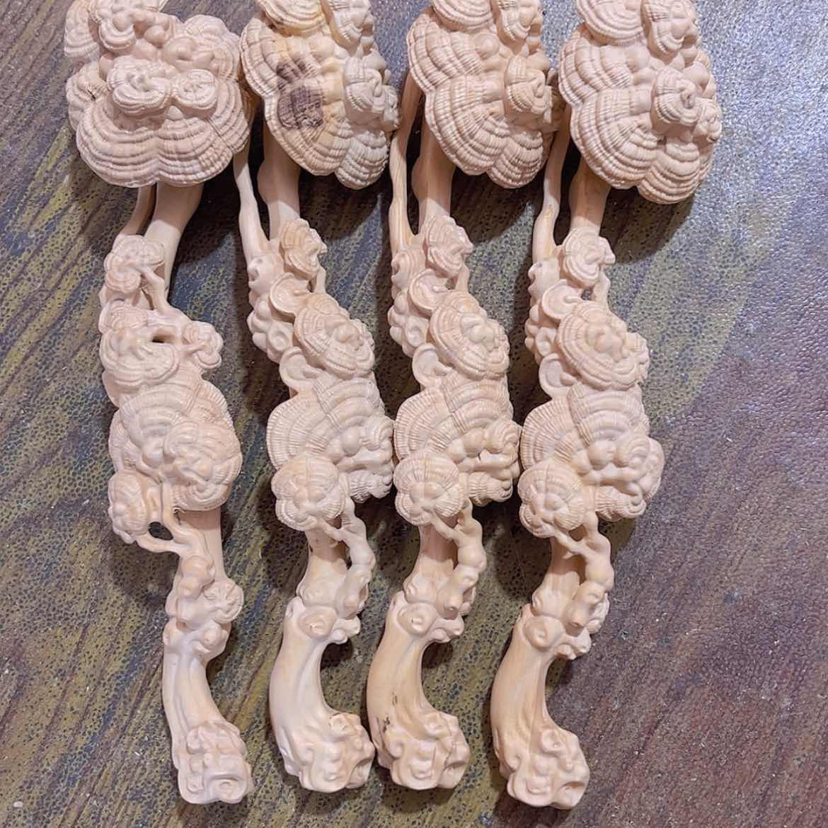 【闪购商品】木剑****雕小叶黄杨木20长灵芝如意4个有瑕