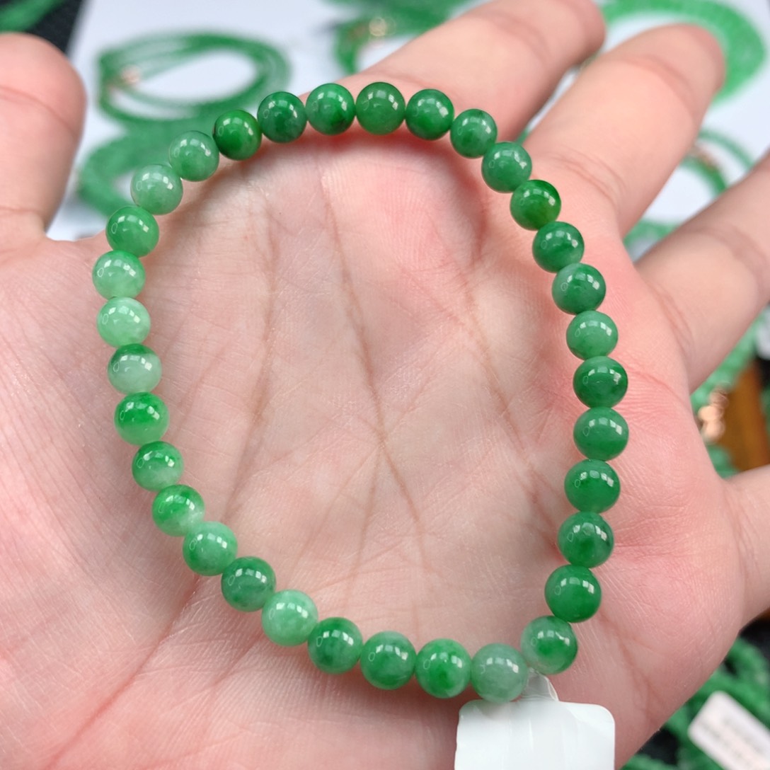 翡翠手链未镶嵌翡翠