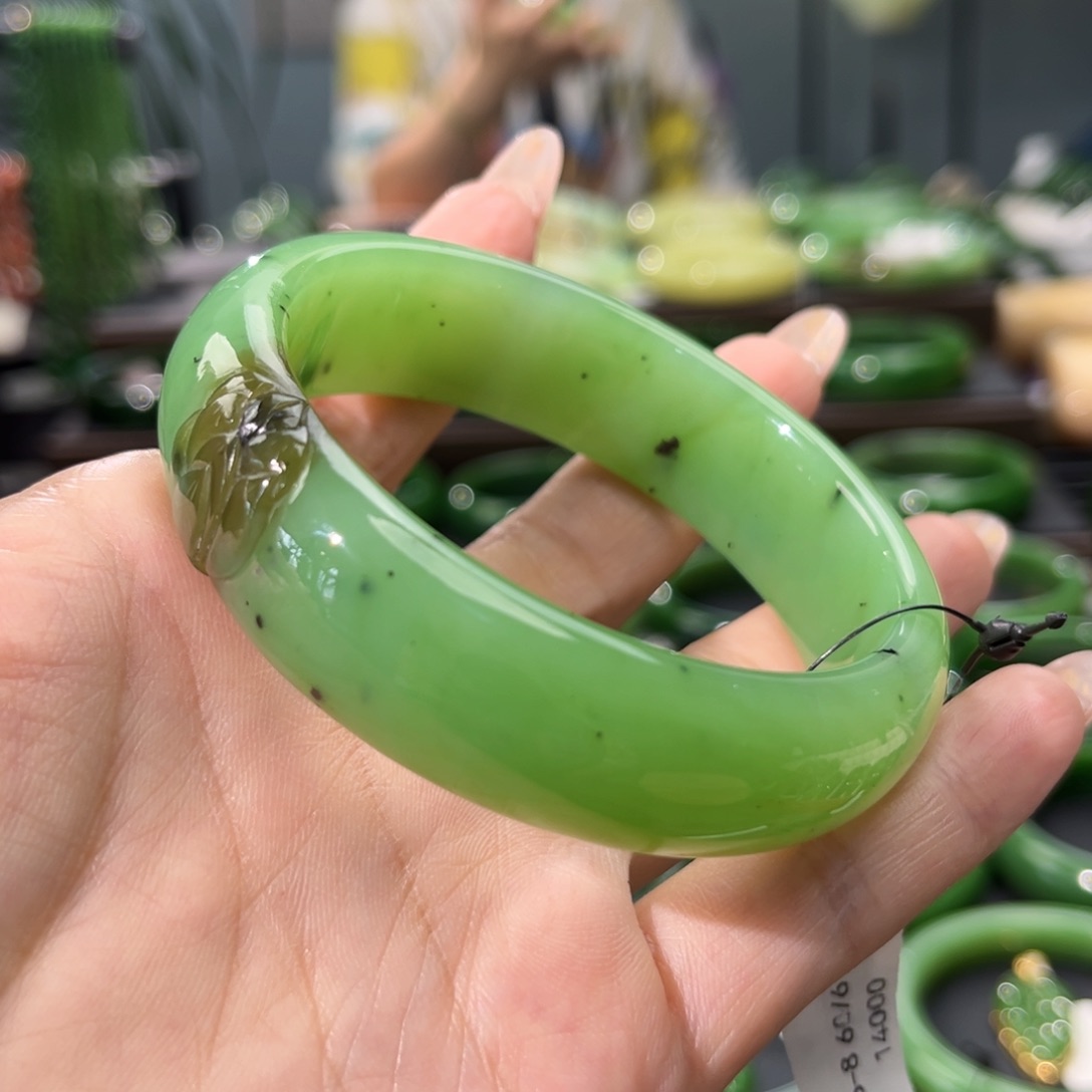 未镶嵌手镯和田玉（碧玉）