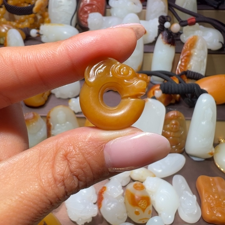 和田玉颈饰未镶嵌千*