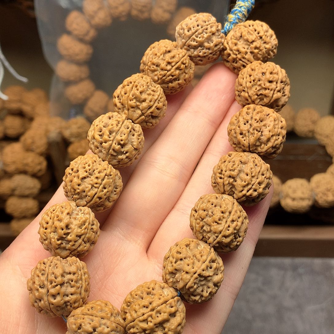 金刚菩提吊坠18尺蜂王