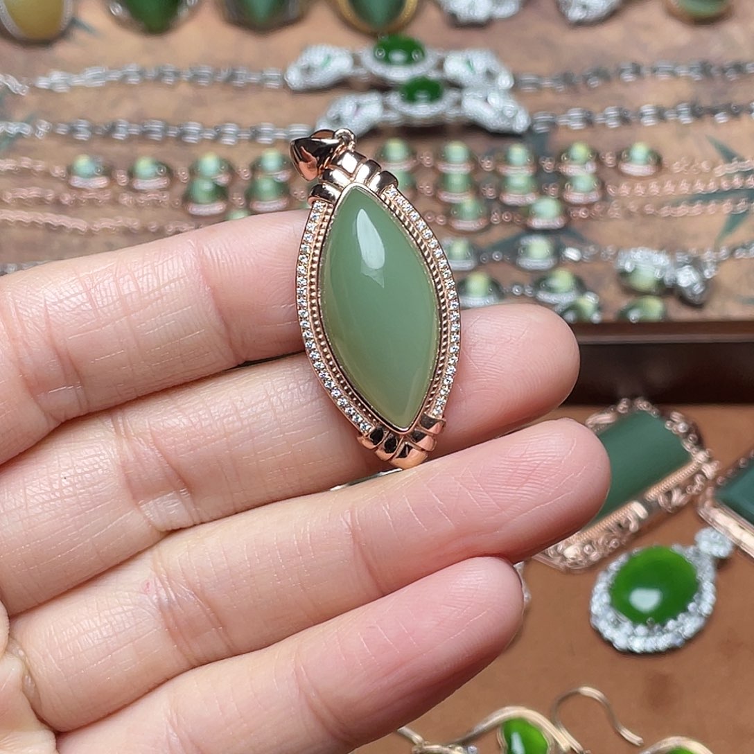 。***！和田玉（碧玉）银S925镶嵌吊坠(不含链)