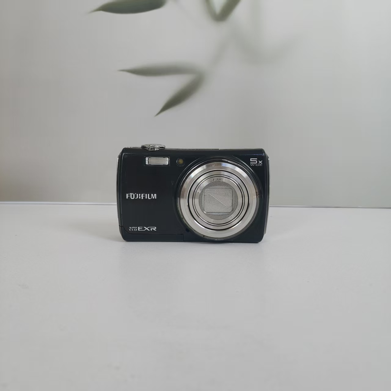 9新 Fujifilm/富士 f200exr 胶片感ccd相机1200万像素5倍变焦日版