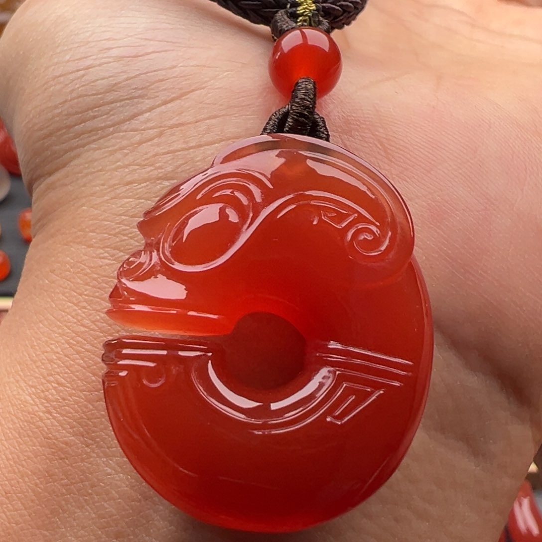 南红玛瑙玉猪龙未镶嵌
