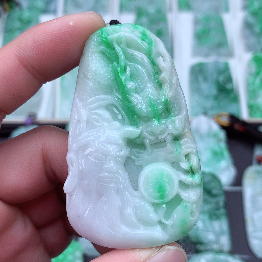 翡翠颈饰未镶嵌翡翠吊坠