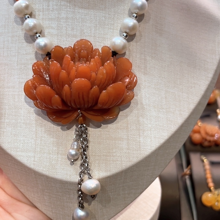 蛇纹石玉吊坠(赠链)未镶嵌