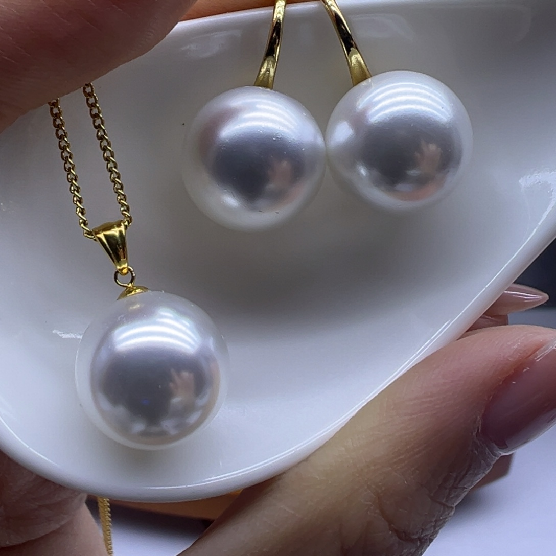 淡水珍珠吊坠(赠链)18K金镶嵌