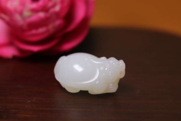 【瑜明堂】高货和田白玉俄山料龙龟小挂件