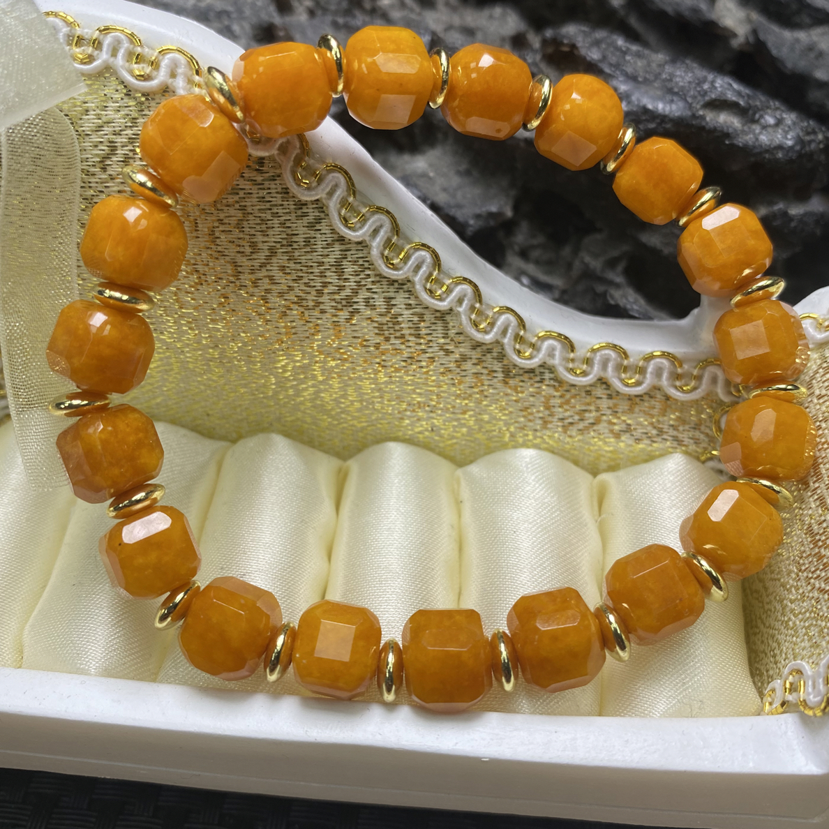 8mm田黄方糖精美手串-847