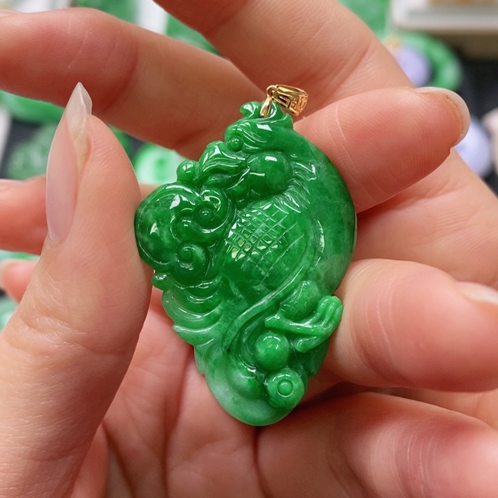 翡翠颈饰未镶嵌吊坠