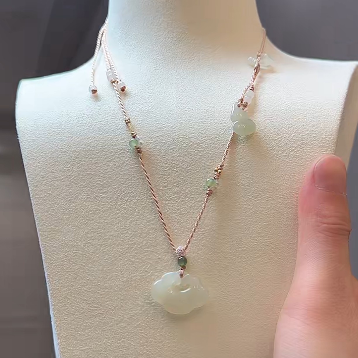 壹屿珠宝   122822 和田玉典藏级颈饰 