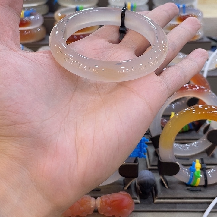 玛瑙/玉髓未镶嵌手镯53