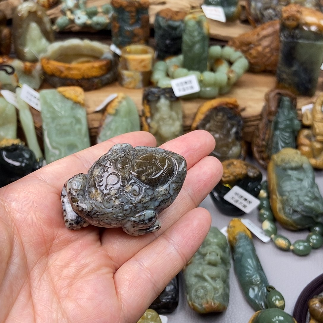 岫岩河磨玉（透闪石质玉）未镶嵌珠宝奇石