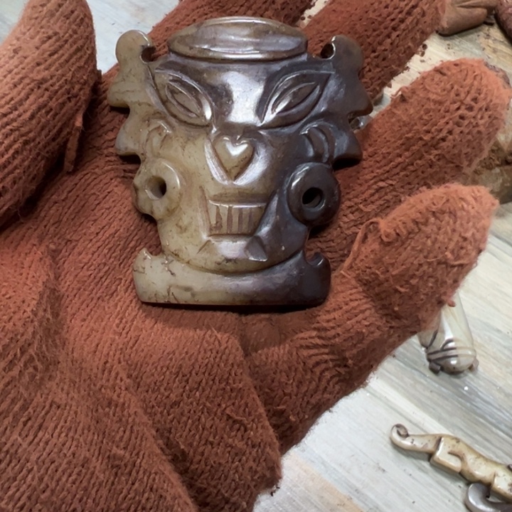 和田玉（青白玉）未镶嵌挂件