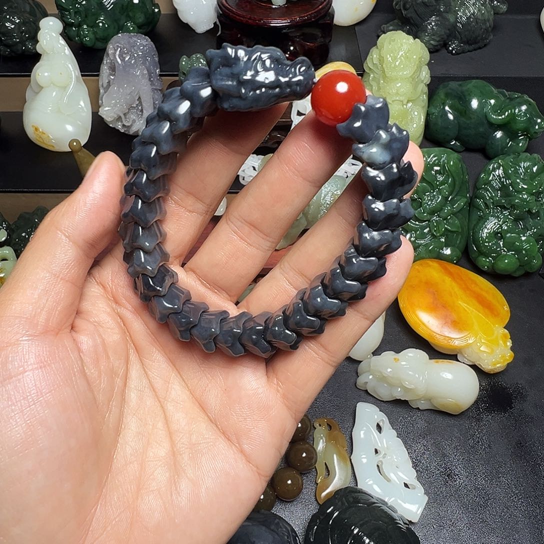 念***兹和田玉未镶嵌把件