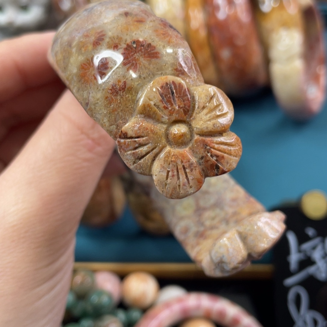 未镶嵌手镯硅化玉