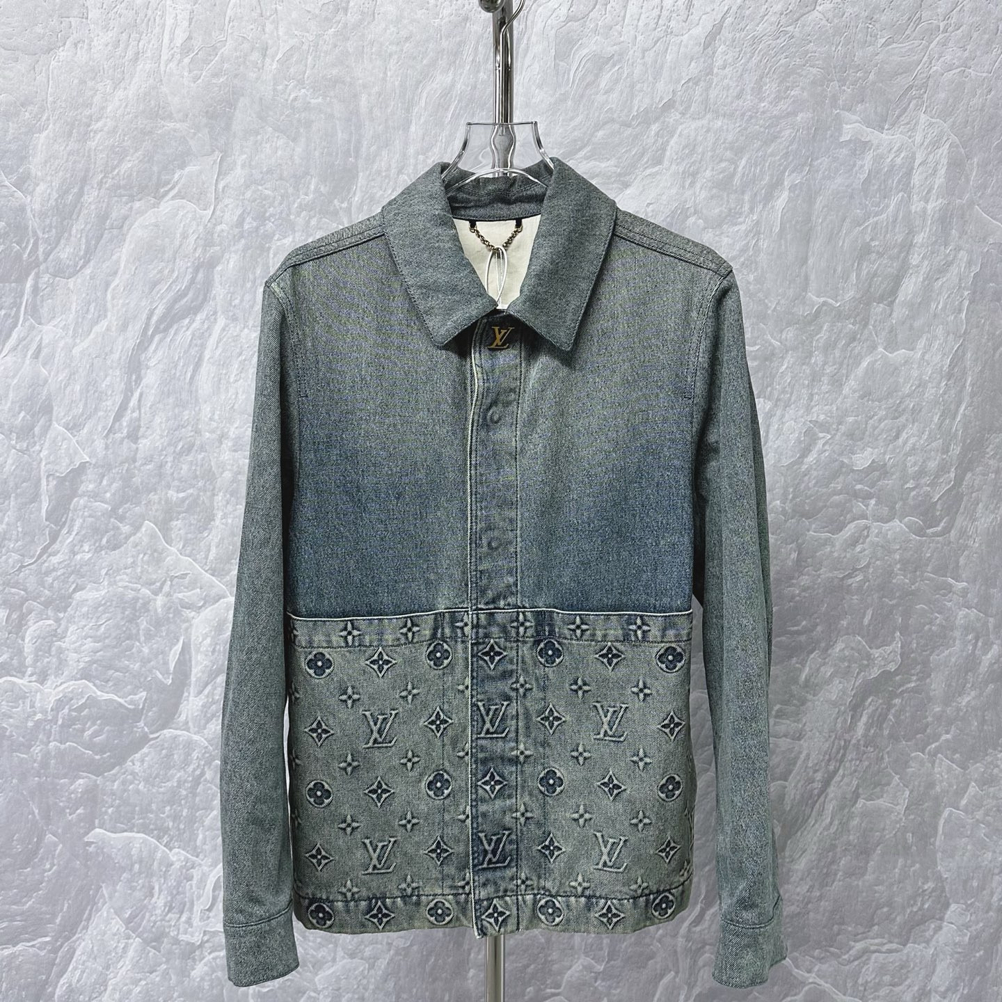 未使用 LouisVuitton/路易威登 FW25胶囊浮雕皮牌外套48码J01933
