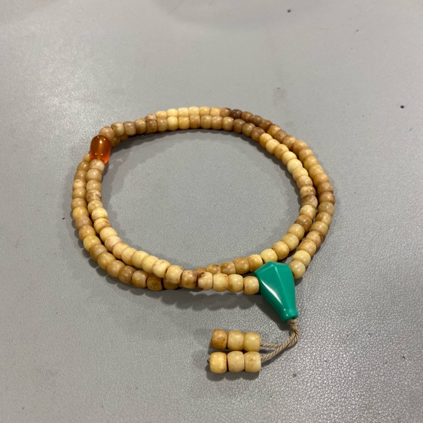 K78驼骨卡0.7多圈手串