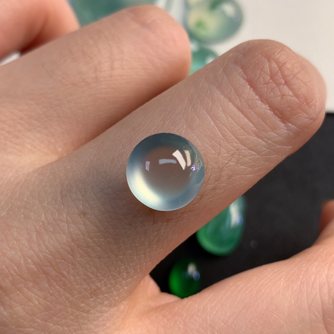 翡翠裸石10.18/6.05正圆蛋面