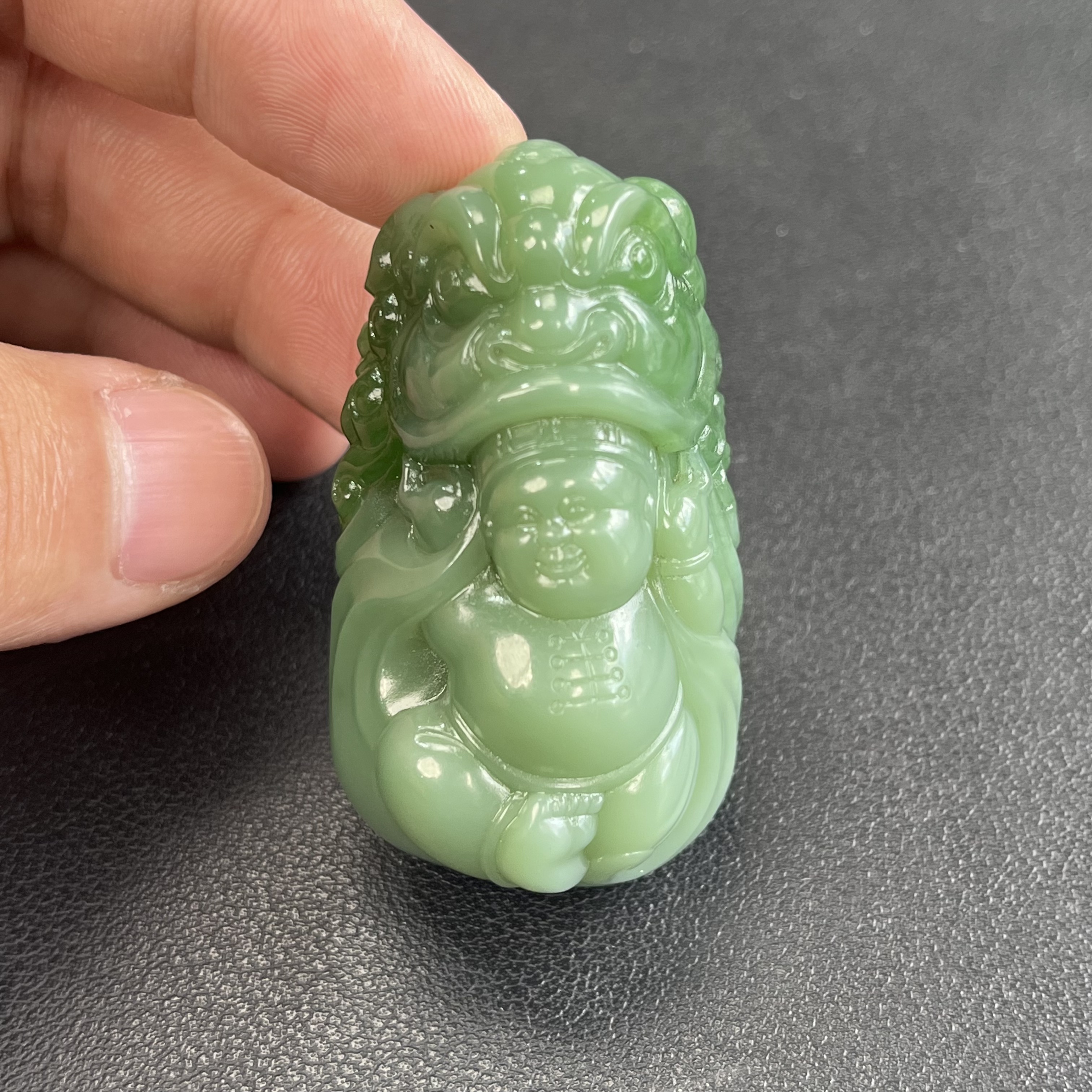 【源石珠宝】和田玉碧玉舞狮吊坠