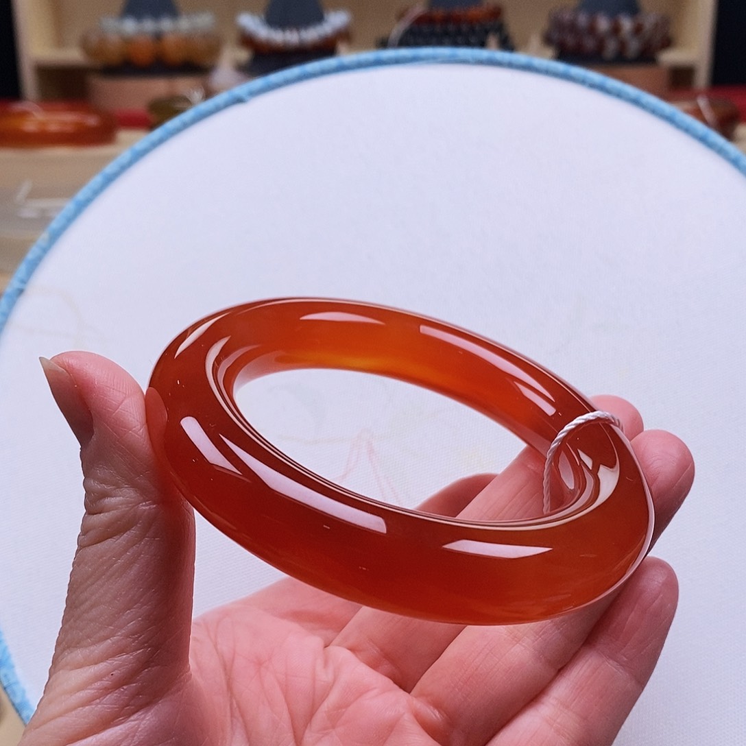 玛瑙/玉髓手镯未镶嵌