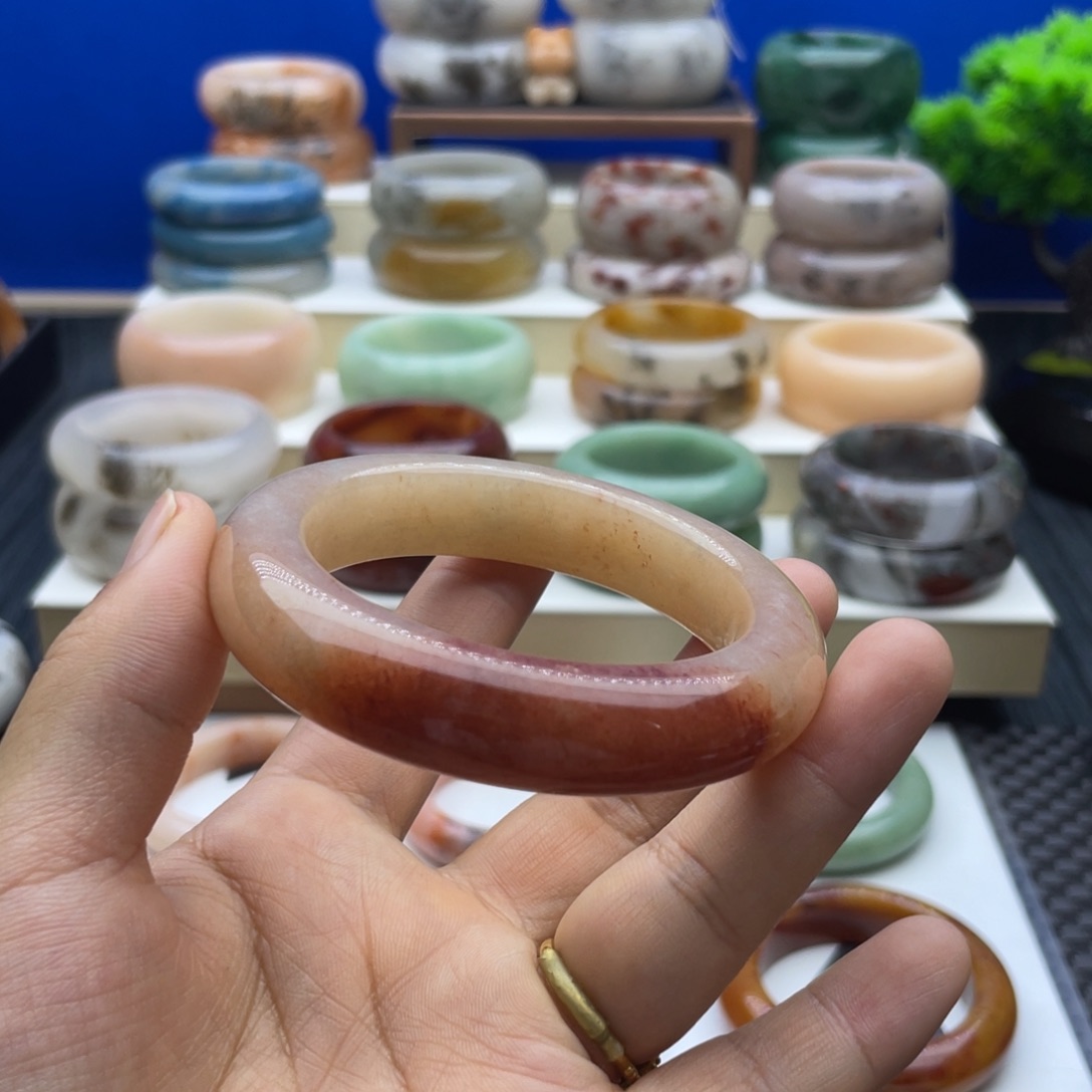 石英质玉未镶嵌手镯