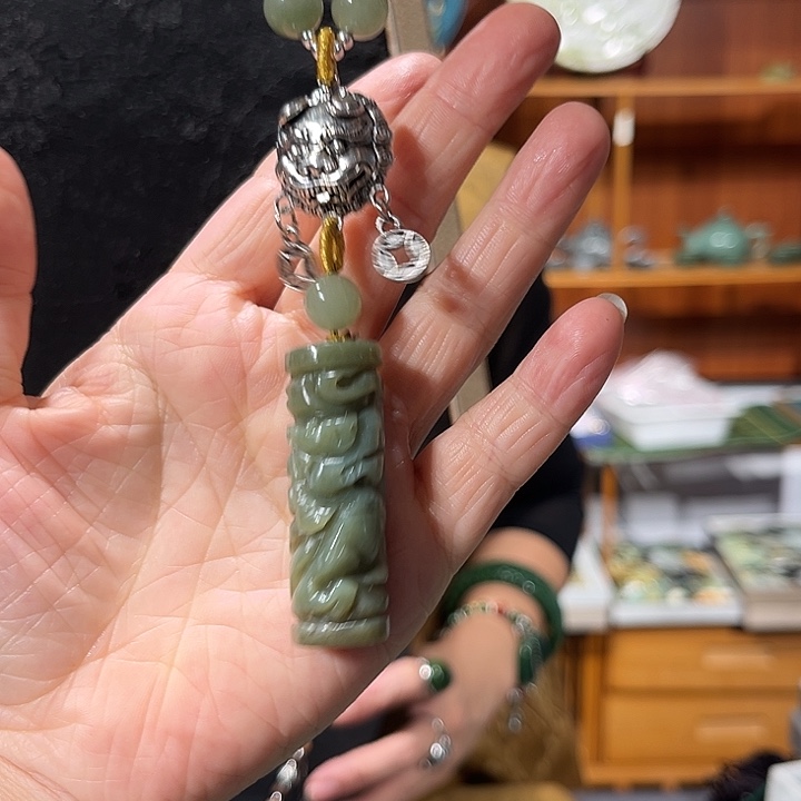 颈饰未镶嵌和田玉